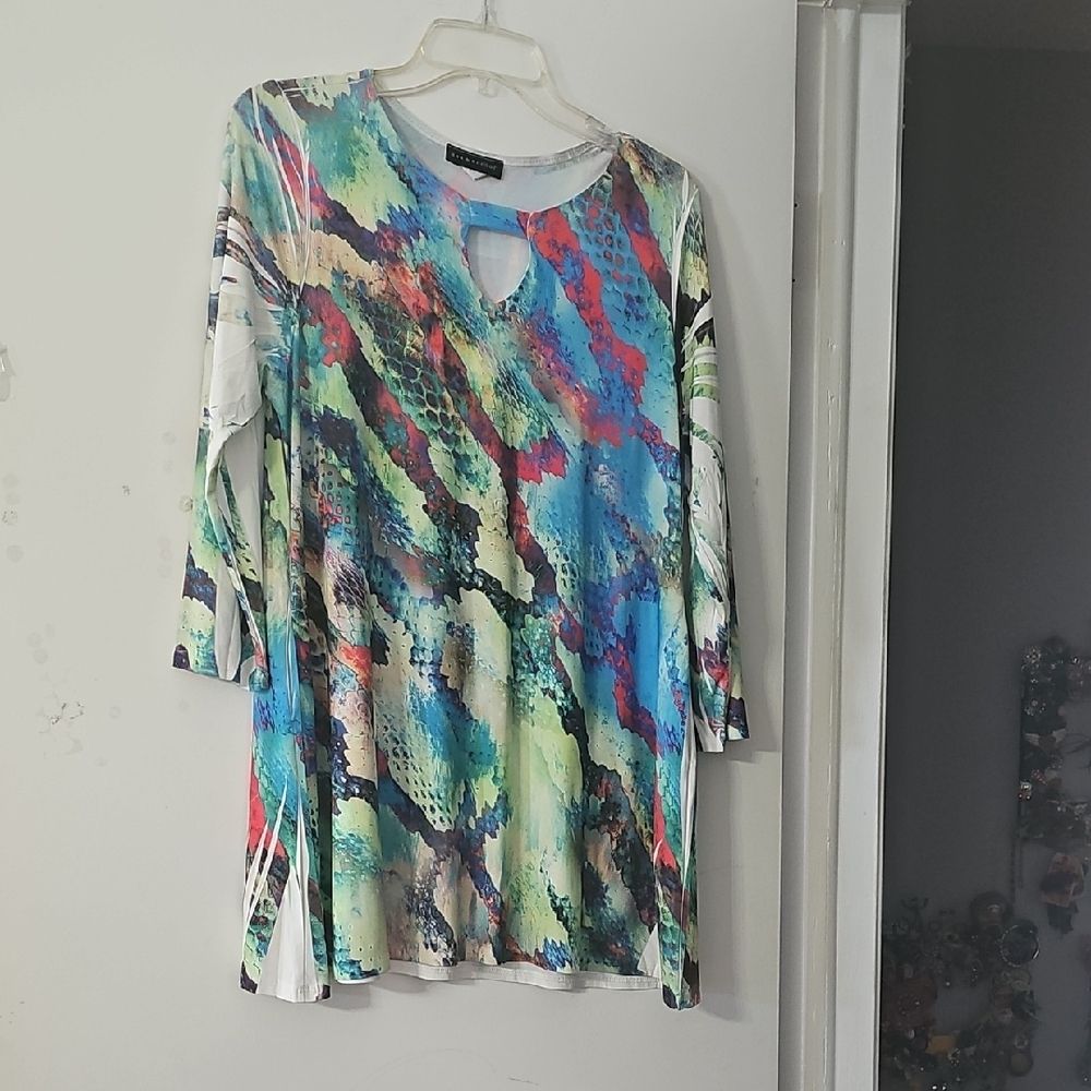 Blue and Green Graphic Cut Out Tunic